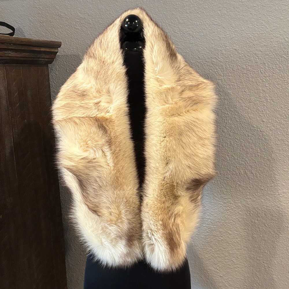 Vintage SAGA Fox Fur Stole / Scarf‎ – Excellent Used Condition